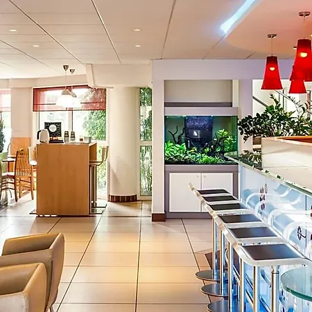 Ibis 3* Massy