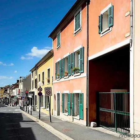 Ibis Hotel 3*