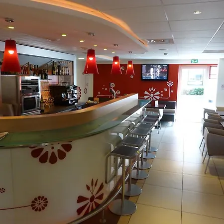 Ibis 3* Massy